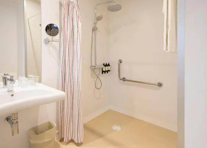 Roma 3* Саррия